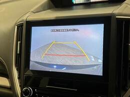 【カラーバックモニター】を装備しております。リアの映像がカラーで映し出されますので日々の駐車や幅寄せなどで安心安全です。