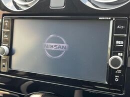 【純正ナビ】人気の純正ナビを装備。オーディオ機能も充実しており、Bluetooth接続すればお持ちのスマホやMP3プレイヤーの音楽を再生可能！毎日の運転がさらに楽しくなります！！