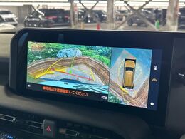 【パノラミックビューモニター】専用のカメラにより、上から見下ろしたような視点で360度クルマの周囲を確認することができます☆死角部分も確認しやすく、狭い場所での切り返しや駐車もスムーズに行えます。