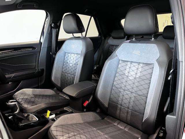 運転席と助手席にはシートヒーターがついております！