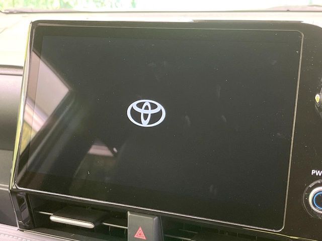 【10.5インチナビ】高級感とインパクトのある大画面ナビを装備。各種オーディオ操作はもちろん、スマホ連携もできる利便性の高いナビです♪