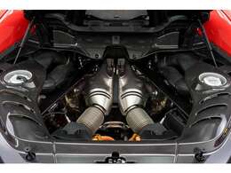 3.0L,V6ターボエンジン663PS+167PSのモーター。830PSのPHEV