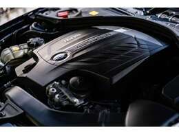 3L直列6気筒のN55B30Aエンジンです。先代のN54は非常に気持ちの良いエンジンでしたがなかなか維持が大変でした。N55になってからは故障はかなり減った印象です。