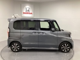 購入後も自社指定整備工場完備でお客様の愛車をしっかりサポート致します！御納車時には安全かつ安心してお乗り頂けるようホンダ専門知識を持つ整備スタッフが点検・整備・装備も説明をしてお渡ししております。