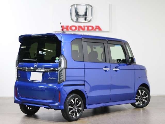 毎日の生活に欠かせない身近な軽自動車としての親和性と実用性を両立した優れたデザインです。