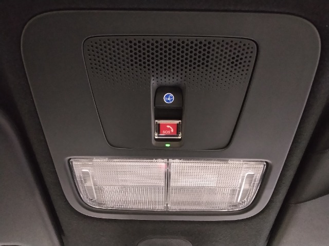 Honda CONNECT搭載！Honda Total Care プレミアムのサービスを利用することができます。詳しくは販売会社へお気軽にお問い合わせください。