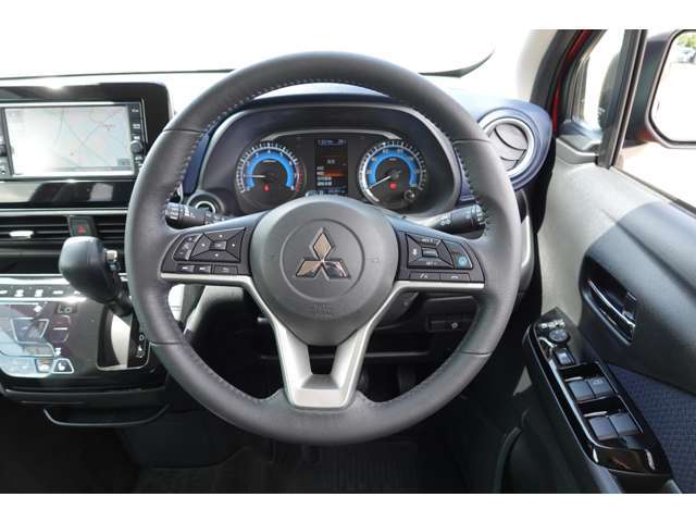 ハンドルは軽やかに操作でき、運転がスムーズです。