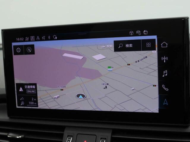 Wi-Fiスポット機能を備えたナビゲーションが付いておりお手持ちのモバイルと接続したりナビに目的地データが入っていない最新施設などを施設検索を利用して簡単に探し出すことができます