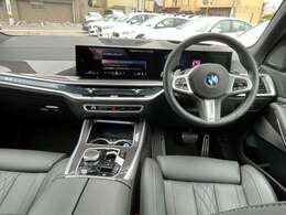 コンフォートアクセス　Mスポーツブレーキ　ハーマンカードンサラウンドサウンドシステム　アダプティブLEDヘッドライト　マッサージ機能付フロントシート