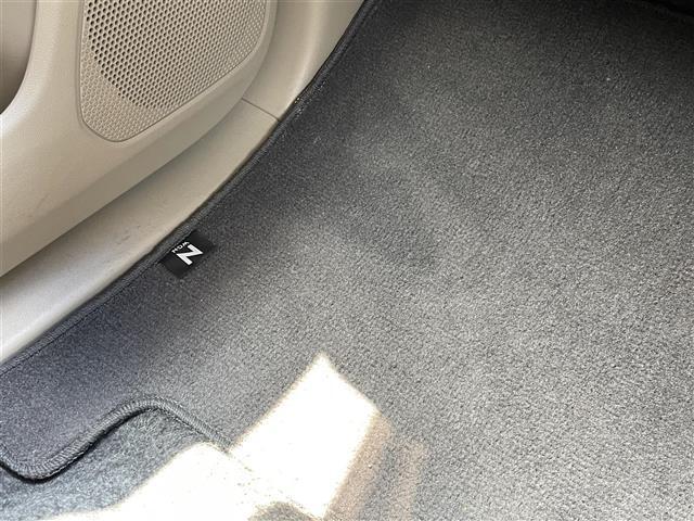 【フロアマット】車内を綺麗に保つのには必須のアイテムです。当店ではフカフカな新品マットも絶賛取り扱い中！ぜひご相談くださいませ。◆ご来店予約受付中！無料の来店予約は【来店予約をする】ボタンから！◆