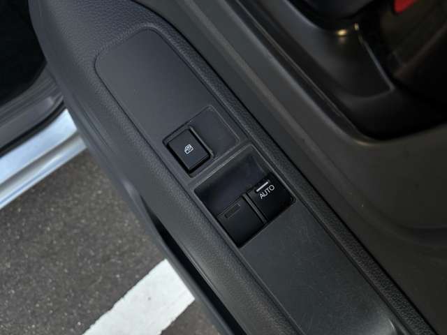 運転席オートウインドございます。