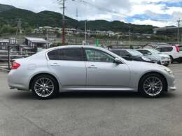 ご遠方のお客様にも安心頂けるように、電話、メールにて、車両のコンディションをご案内させて頂きます。全国納車対応です！お気軽にお問合せ下さい。