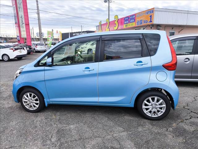 当店では、常時30台前後の車を展示しております。ぜひ最後までご覧ください！！。さらに当店ではお客様にご満足していただけるようなお車を仕入れております。