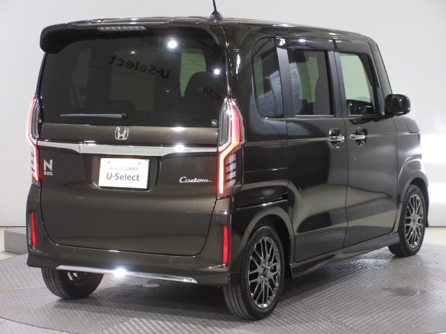 ボディクリーニング後、愛車をピカピカの状態へ保護するコーティング「ブライトパック」がおススメです！水垢がつきにくく、手入れがしやすくなりますよ！いつも愛車をきれいにしておきたい方におススメです。