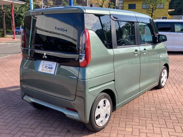 【お子様連れもOK！】当店にはキッズスペース、おむつ交換台、授乳室、女性用トイレにはベビーチェアもございますので小さなお子様連れのお客様も安心して車を見ることが出来ます♪