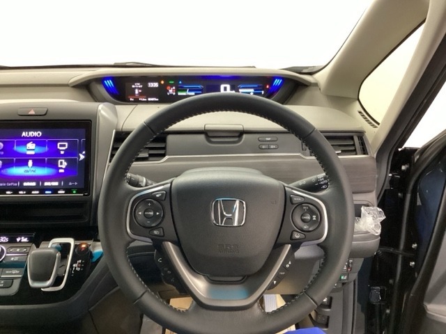 多彩な安心・快適機能を搭載した先進の安全運転支援システム Honda　SENSINGです。