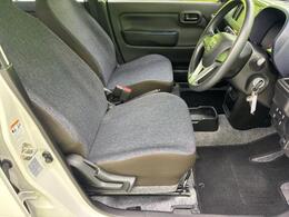 「この車の写真をもっと見たい」「状態が気になる」「この装備はついている？」どんな小さな疑問でもお気軽にお問い合わせください！