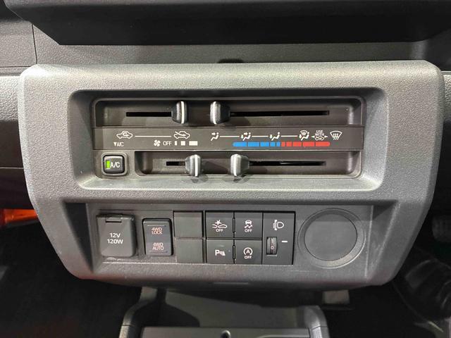納車前にはプロのメカニックが、各部の点検を行います。ディーラーにしか出来ない品質、そしてサービスできっと満足していただけると思います！