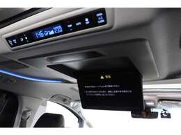 フリップダウンモニター付き！2列目、3列目の人も快適！