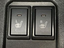 【シートヒーター】寒い日に重宝するシートヒーター！エアコンより早く温まってくれるので寒がりの人も安心ですね♪エアコンの温風は乾燥するから苦手、という方にもをおすすめです。