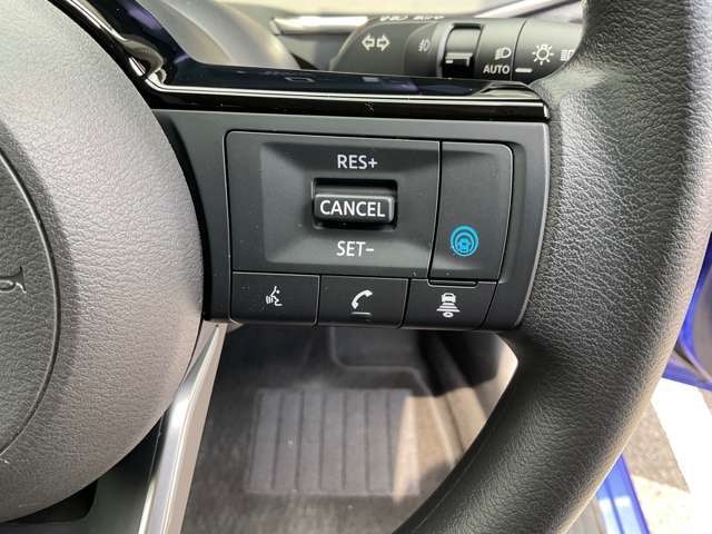 プロパイロット（同一車線運転支援技術）搭載です。高速道路でアクセル、ブレーキ、ステアリングを自動制御して運転の疲労をグッと軽減してくれます♪