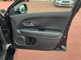 「この車の写真をもっと見たい」「状態が気になる」「この装備はついている？」どんな小さな疑問でもお気軽にお問い合わせください！