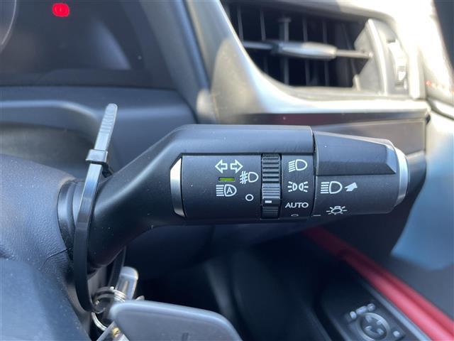 気になる車はすぐにお問い合わせください！画面右側の0066から始まる無料ダイヤルからお問い合わせ下さい！専門スタッフがお車のご質問にお答えいたします！