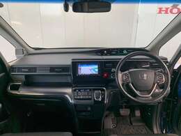 見通しの良い運転席回りとなっておりますので安心して運転をして頂けます！窓が大きいので明るく開放的な室内です