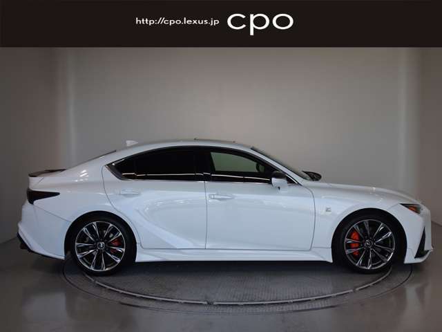 安全安心の、長期保証と最新機器による独自のメンテナンスプログラムをご用意。全国の店舗で迅速かつ丁寧なアフターサービスが受けられます。