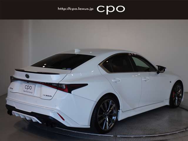 厳格な品質基準に基づいた点検・整備、内外装のケアが行き届いた車両のみが「CPO」に。品質の差が左右されずに車両をお選びいただけます。