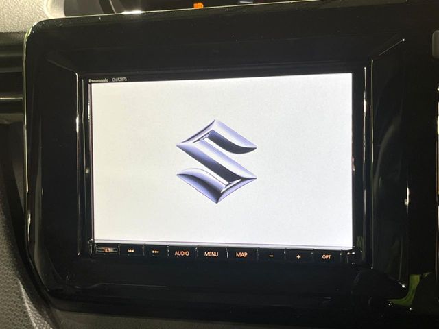 【大画面ナビ】人気の大型8インチナビを装備。存在感のある大画面はインパクト大！ナビ利用時のマップ表示は見やすく、テレビやDVDは臨場感がアップ！いつものドライブがグッと楽しくなります♪