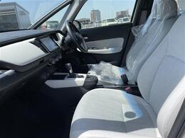 【助手席】きれいな助手席なので家族や友だちに乗ってもらっても安心です！新品のフロアマットのご注文も可能です。掲載箇所以外にご希望の写真がございましたらお気軽にお問い合わせ下さい。