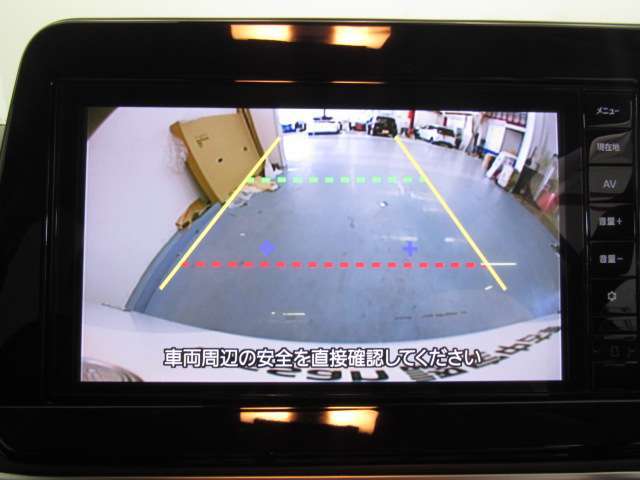 バックモニターも装着しております。バックが不安な方だけでなく、駐車に自信がある方も実際に映像で見えると安心してバックできますよ☆