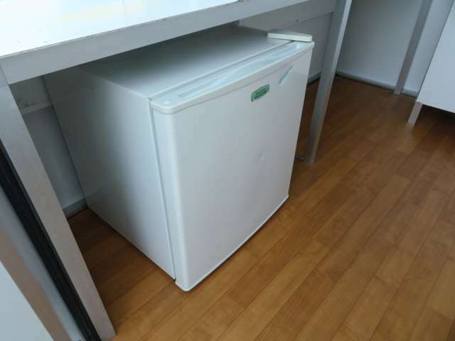 Elabitax製小型冷蔵庫装備！！