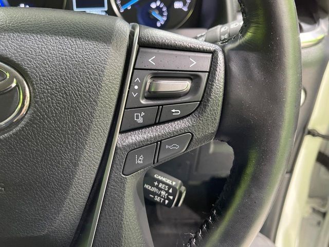 【レーダークルーズコントロール】高速道路での長距離走行が楽に！！自動で速度を保つクルーズコントロールが、衝突軽減システムと連携し、前方の車両を感知して車間を保つように速度調節してくれます！！