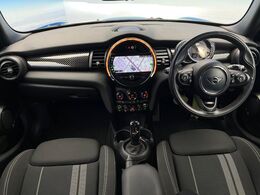 輸入車グループ総在庫数約2，000台！全国の系列店からメーカー・車種問わずご紹介出来るので、あなたにピッタリのお車が見つかるはずです♪まずはお問い合わせ下さい☆