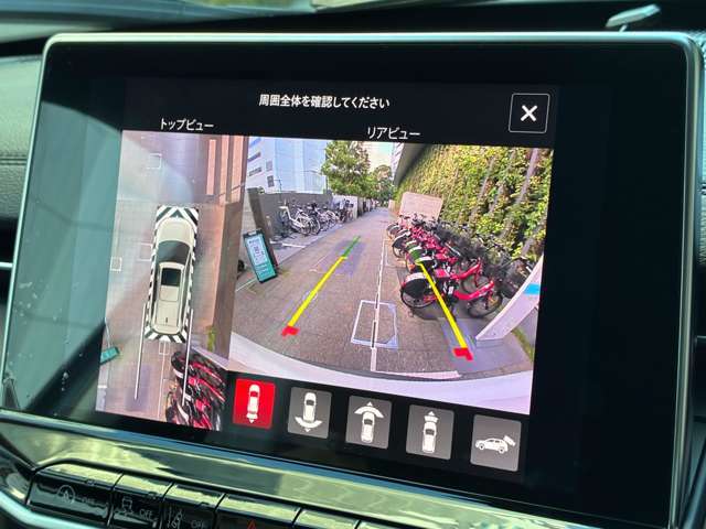 リバース連動画面です。駐車時には便利な360度カメラを搭載しております。