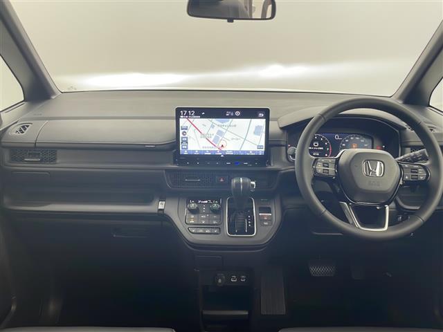 【インパネ全体】全方位で視界が広く、高い目線で運転もしやすいです！