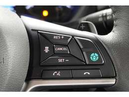 渋滞のストレスやロングドライブの疲れを軽減。高速道路　同一車線支援機能　マイパイロット