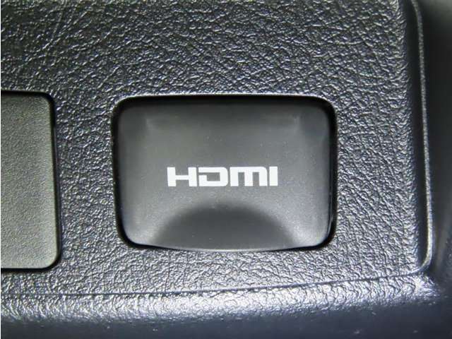 HDMI端子を装備しております。