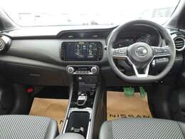 操作しやすい運転席廻り！操作パネルも使いやすい！！ドライブが楽しくなります！