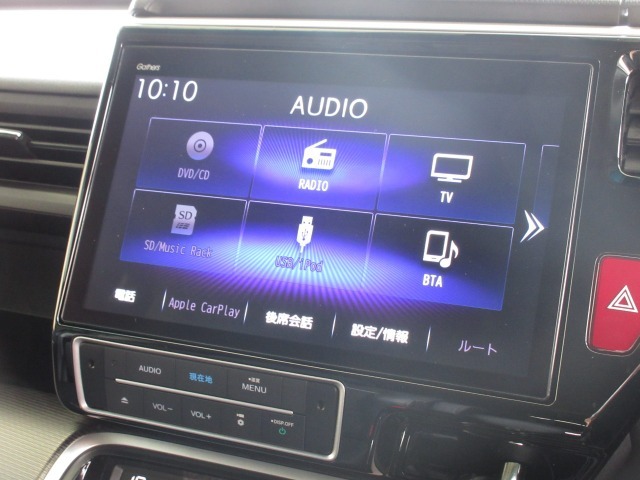 ナビゲーションはギャザズ10インチナビ（VXU-227SWi）を装着しております。AM、FM、CD、DVD再生、Bluetooth、音楽録音再生、フルセグTVがご使用いただけます。