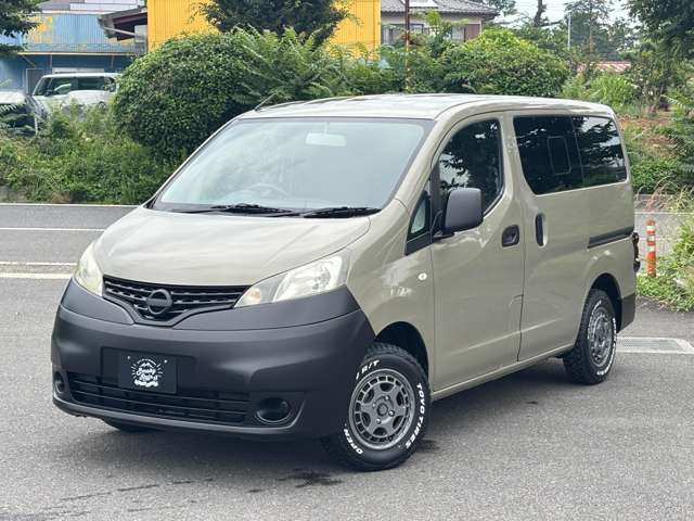 【左斜前】外装全塗装済みの車両や新品ホイール＆タイヤセット付きのパッケージなど様々な選び方が出来るのも特徴です。