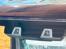 【スズキ　セーフティサポート】走行中に前方の車両等を認識し、衝突しそうな時は警報とブレーキで衝突回避と被害軽減をアシスト。より安全にドライブをお楽しみいただけます。