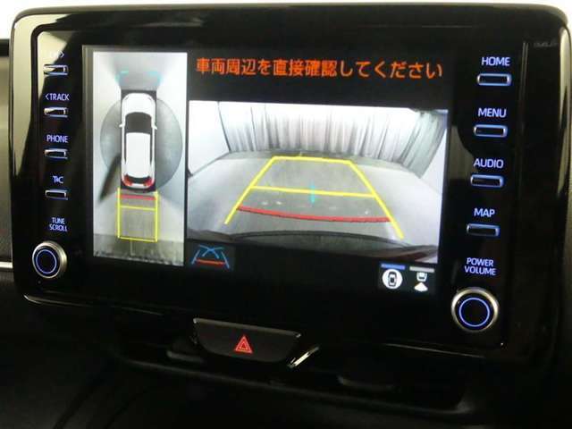 パノラミックビューモニター付きです。車両を上から見たような映像をディスプレイオーディオ画面に表示。運転席からの目視だけでは見にくい、車両周辺の状況をリアルタイムでしっかり確認できます。