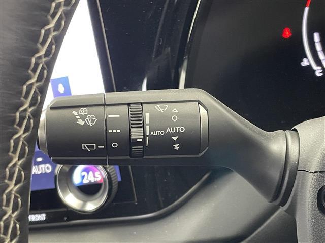 【運転席操作部】快適なドライブを楽しむための機能が装備されています！運転席から触れるので、使いやすいです！除菌プランいれていただくと、さらに清潔で安心していただけます！