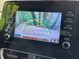 【バックカメラ】駐車時に後方がリアルタイム映像で確認できます。大型商業施設や立体駐車場での駐車時や、夜間のバック時に大活躍！運転スキルに関わらず、今や必須となった装備のひとつです！