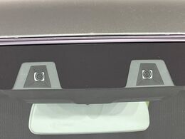 【スズキ　セーフティサポート】走行中に前方の車両等を認識し、衝突しそうな時は警報とブレーキで衝突回避と被害軽減をアシスト。より安全にドライブをお楽しみいただけます。