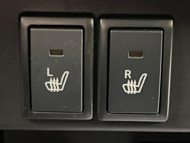 【シートヒーター】寒い日に重宝するシートヒーター！エアコンより早く温まってくれるので寒がりの人も安心ですね♪エアコンの温風は乾燥するから苦手、という方にもをおすすめです。