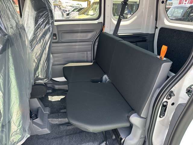 ★5年間新車保障★初度登録から5年間の新車保証が含まれています。長期間、安心してお乗り頂けます！保障費用は支払総額に含まれています！遠方のお客様は保証継承後、お近くのディーラーにて保証が受けられます！
